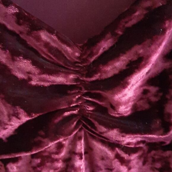 Urban Outfitters puff sleeve velvet dress - Picture 4 of 6